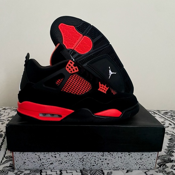 Jordan 4 retro red thunder - size 11 - Picture 2 of 7